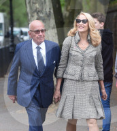 PEOPLE - Rupert Murdoch und Jerry Hall spazieren durch London