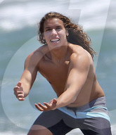 EXKLUSIV -  Schwarzeneggers' Sohn Joseph Baena spielt Football am Malibu Beach