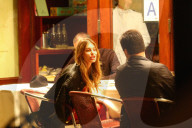 PEOPLE - Hailey Baldwin humpelt ins Cipriani