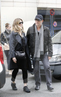 PEOPLE - Tom Hanks geht mit seiner Familie shoppen in Paris