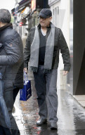 PEOPLE - Tom Hanks geht mit seiner Familie shoppen in Paris