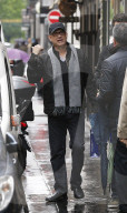 PEOPLE - Tom Hanks geht mit seiner Familie shoppen in Paris