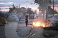 NEWS - Flüchtlinge in Idomeni: Polizei soll Camp am Dienstag räumen