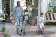 PEOPLE - Papatag: Scott Disick mit seinen Kindern unterwegs 