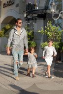 PEOPLE - Papatag: Scott Disick mit seinen Kindern unterwegs 