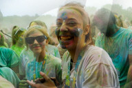 FEATURE - Schweden: Farbenfroher 'Color Run' in Stockholm 