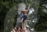 FEATURE -  US Marine Akademie Studenten feiern ihren Abschluss des Seekadetten 