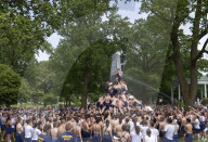 FEATURE -  US Marine Akademie Studenten feiern ihren Abschluss des Seekadetten 