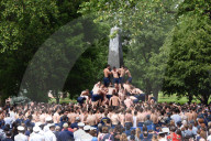 FEATURE -  US Marine Akademie Studenten feiern ihren Abschluss des Seekadetten 