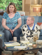 PEOPLE - Hündischer Tom Peters mit seiner Ex Rachael Watson bei 'This Morning'