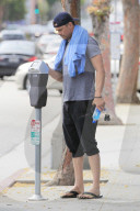 PEOPLE - Josh Duhamel auf dem Weg ins Yoga