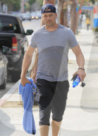 PEOPLE - Josh Duhamel auf dem Weg ins Yoga