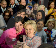 NEWS - Jamie Lee Curtis gemeinsam mit Hillary Clinton auf Wahlkampftour