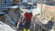 NEWS - Erdloch in Florenz: 200 Meter Strasse abgesackt