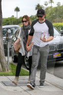 PEOPLE - Schwangere Emily Blunt spaziert mit Mann John durch Beverly Hills