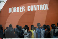 NEWS - Salerno: Ankunft von  Flüchtlingen aus Afrika