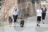 PEOPLE - Wandertag: Reese Witherspoon mit ihren Buben