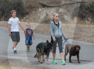 PEOPLE - Wandertag: Reese Witherspoon mit ihren Buben
