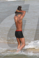 EXKLUSIV - Planscht in Rio: Jaden Smith verliert fast die Badehose