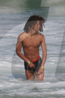 EXKLUSIV - Planscht in Rio: Jaden Smith verliert fast die Badehose