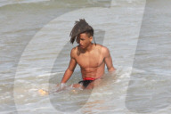 EXKLUSIV - Planscht in Rio: Jaden Smith verliert fast die Badehose