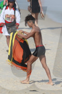 EXKLUSIV - Planscht in Rio: Jaden Smith verliert fast die Badehose