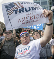 NEWS - USA Vorwahlen: Wiederum Kontroverse während Trump-Auftritt