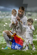 PEOPLE - Champions League: Real Madrid Spieler feiern mit ihren Kinder im heimatlichen Stadion