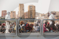 NEWS - Gesunkenes Flüchtlingsboot im Mittelmeer: Überlebende erreichen Porto Empedocle