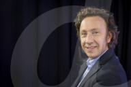 STEPHANE BERN, AU BUZZ TV MAGAZINE