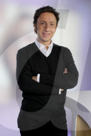 STEPHANE BERN, JOURNALISTE AU FIGARO, ET ANIMATEUR TELE ET RADIO, PORTRAITS