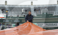 NEWS - Tennis: Regen über Roland Garros