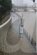 NEWS - Frankreich: Überschwemmungen nach heftigem Regen