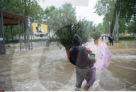 NEWS - Frankreich: Überschwemmungen nach heftigem Regen