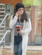 EXKLUSIV - Mila Kunis gönnt sich einen Eiskaffee