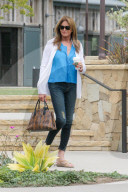 EXKLUSIV - Caitlyn Jenner bummelt in Malibu