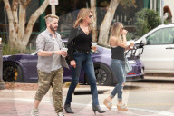 PEOPLE - Caitlyn Jenner bummelt in Malibu