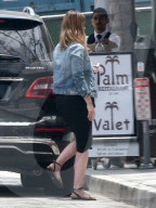 PEOPLE - Schwangere Emily Blunt verlässt Business-Lunch in Beverly Hills
