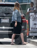 PEOPLE - Schwangere Emily Blunt verlässt Business-Lunch in Beverly Hills