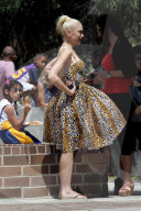 PEOPLE - Leo-Girl: Gwen Stefani die stylische Raubkatze auf dem Spielplatz