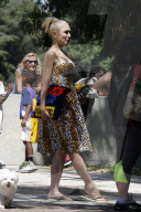 PEOPLE - Leo-Girl: Gwen Stefani die stylische Raubkatze auf dem Spielplatz