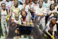 FEATURE - Farbenfroher Color Run in Kiev