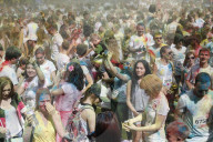 FEATURE - Farbenfroher Color Run in Kiev
