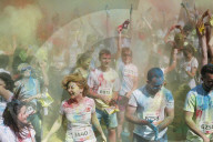FEATURE - Farbenfroher Color Run in Kiev