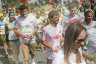 FEATURE - Farbenfroher Color Run in Kiev