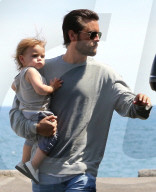 PEOPLE - Happy Family: Kourtney und Scott spielen mit den Kids in Malibu