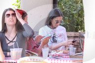 EXKLUSIV - Demi Moore isst mexikanisches Frühstück im Pinches Tacos