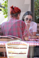 EXKLUSIV - Demi Moore isst mexikanisches Frühstück im Pinches Tacos