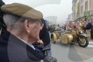 NEWS - Britische Veteranen feiern 72. D-Day in Arromanches