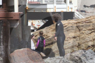 PEOPLE - Sharon Osbourne verbringt den Tag mit Sohn und Enkeltochter am Strand
